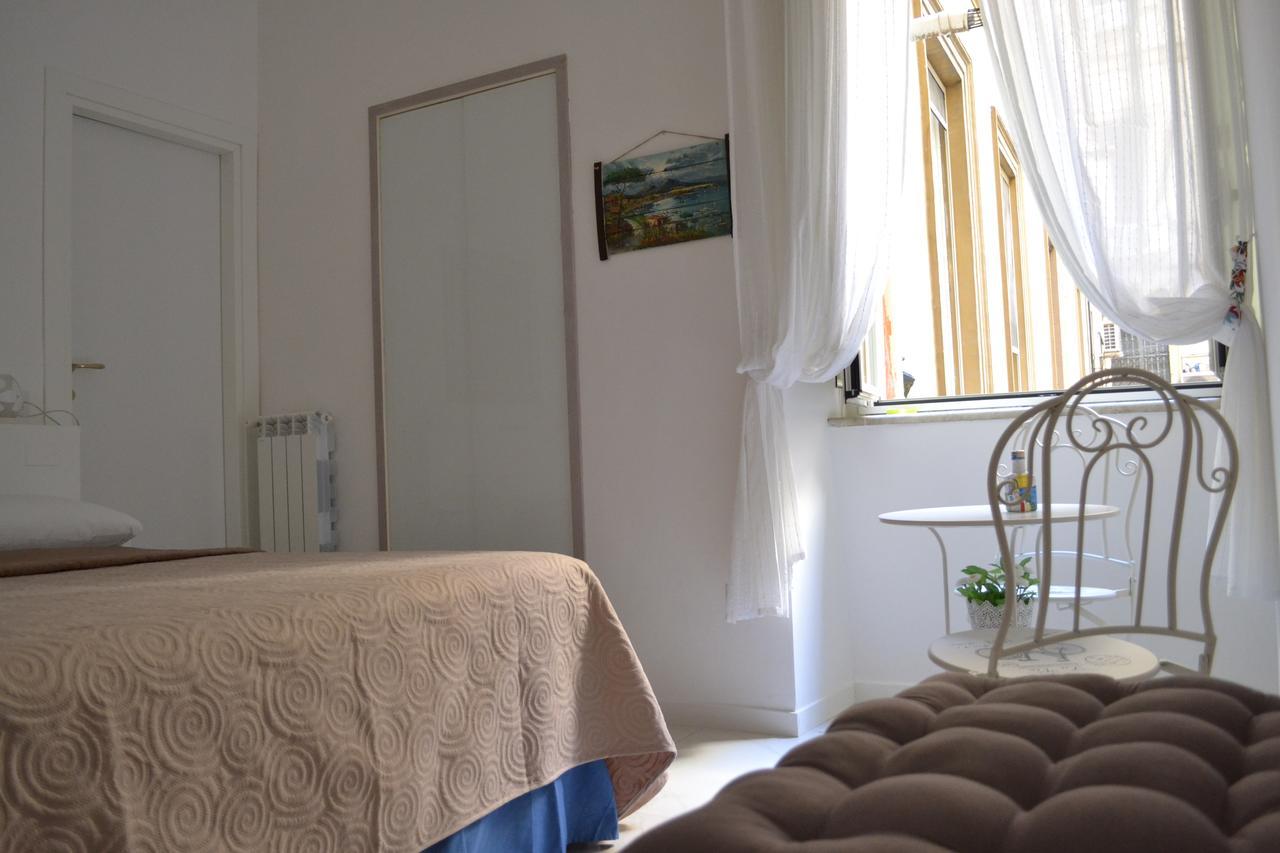 Le Stanze Di Dolly Bed & Breakfast เนเปิลส์ ภายนอก รูปภาพ