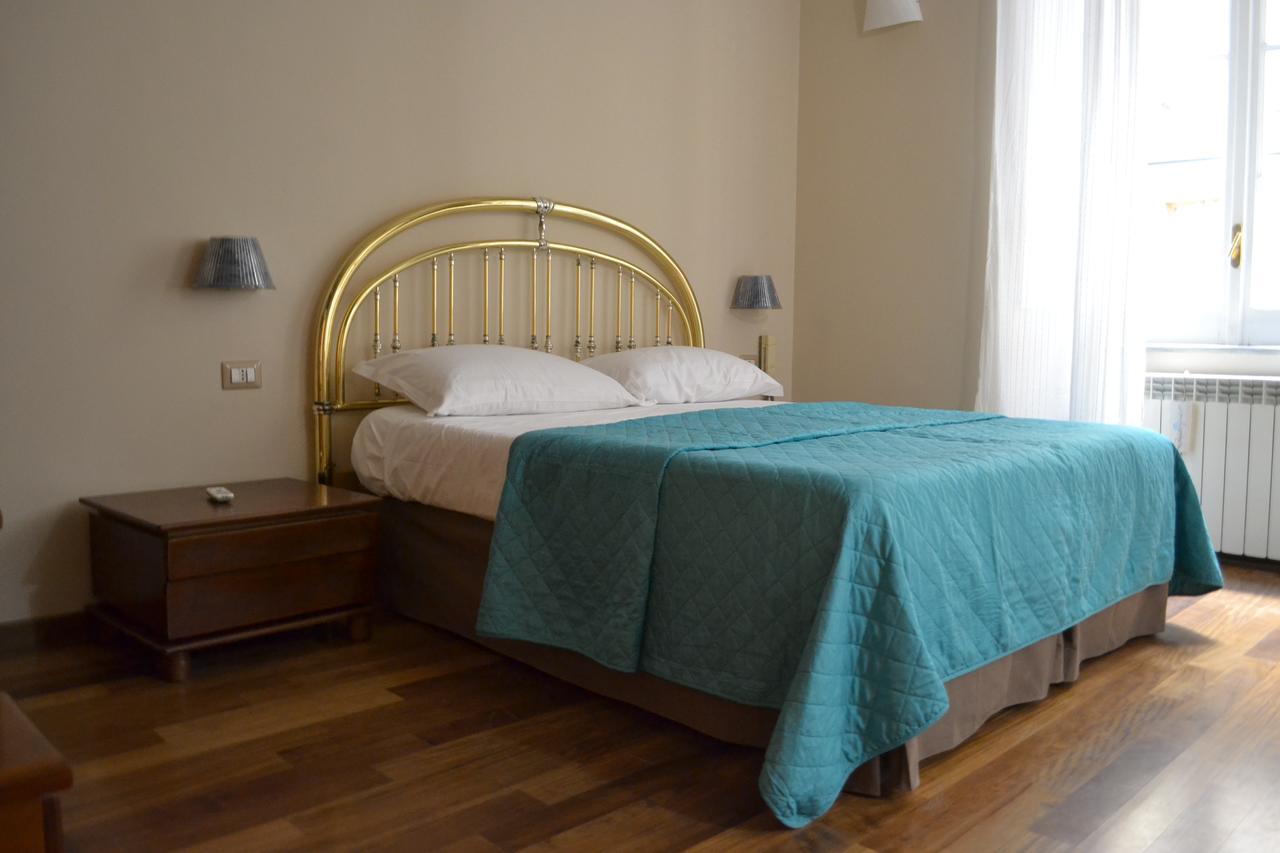 Le Stanze Di Dolly Bed & Breakfast เนเปิลส์ ภายนอก รูปภาพ