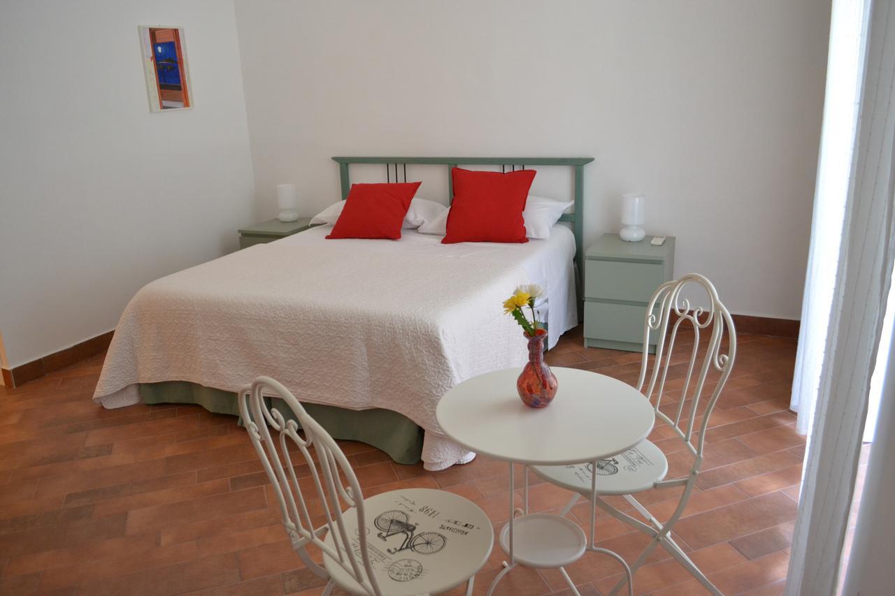 Le Stanze Di Dolly Bed & Breakfast เนเปิลส์ ภายนอก รูปภาพ