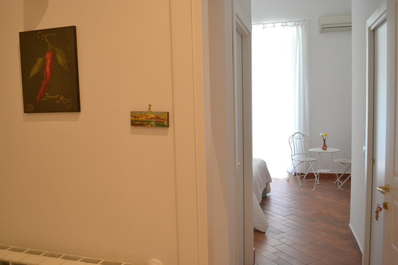 Le Stanze Di Dolly Bed & Breakfast เนเปิลส์ ภายนอก รูปภาพ
